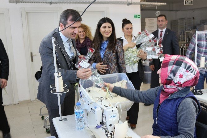 Bakan Yemenici Çalışan Kadınlarını Unutmadı