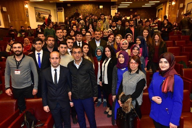 Gürkan, Gençlerle Bir Araya Geldi