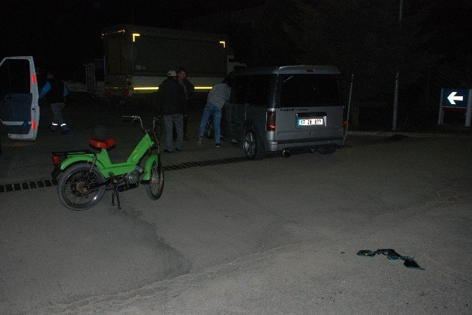 Motosiklet İle Ticari Araç Çarpıştı; 1 Yaralı