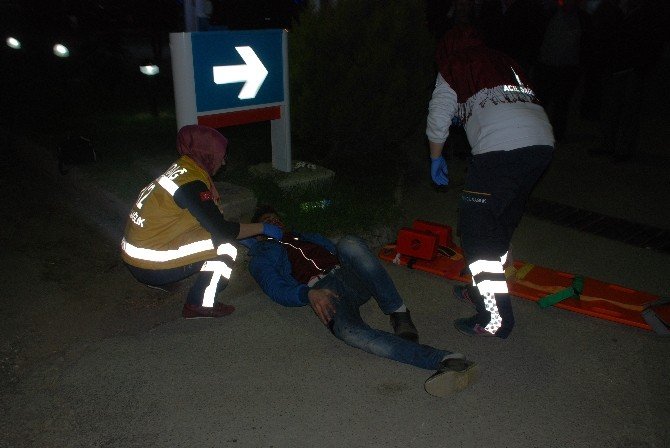 Motosiklet İle Ticari Araç Çarpıştı; 1 Yaralı