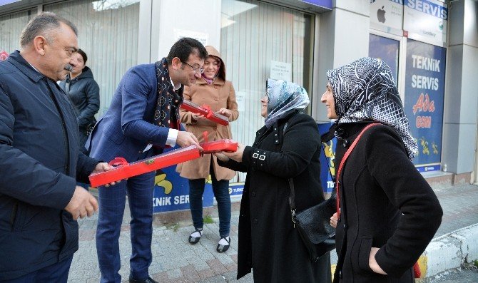 Başkan İmamoğlu, 8 Mart’ı Karanfillerle Kutladı