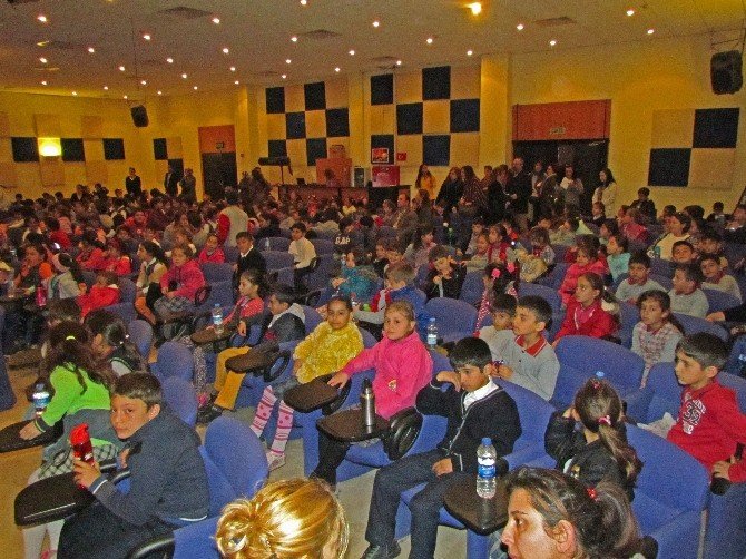 Çeşmeli Çocukların Kukla Sevinci