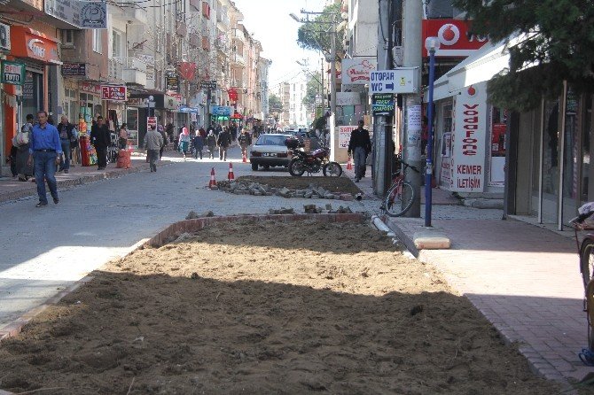 Yol Yapım Çalışmaları Hız Kesmeden Devam Ediyor