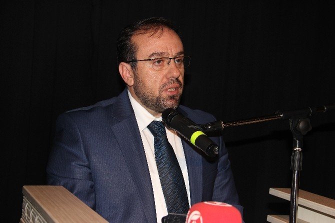 31 Hafize Taç Giydi