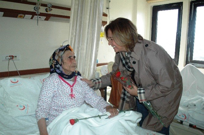 Ak Partiden Kadınlara Anlamlı Ziyaret