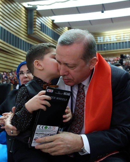 Cumhurbaşkanı Erdoğan’dan Chp’li Belediyelerin Afişlerine Sert Tepki