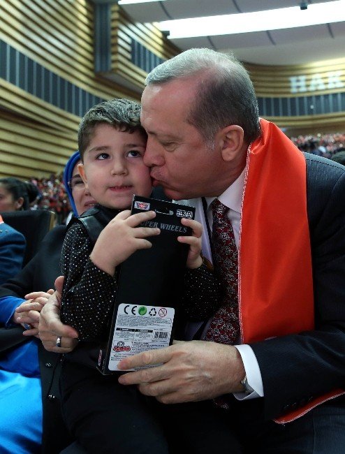 Cumhurbaşkanı Erdoğan’dan Chp’li Belediyelerin Afişlerine Sert Tepki