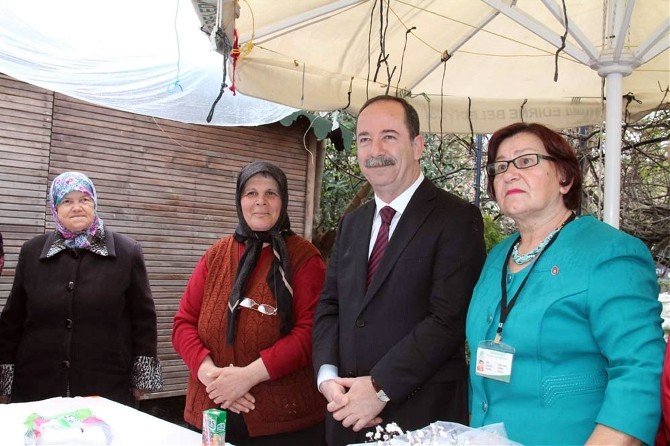 Zübeyde Hanım Heykeli Modern Bir Görünüme Kavuştu