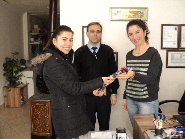 Emet Belediyesi’nden Kadınlara Çiçek