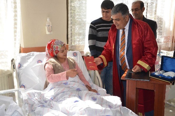 Hastane Odasında Nikahları Kıyıldı