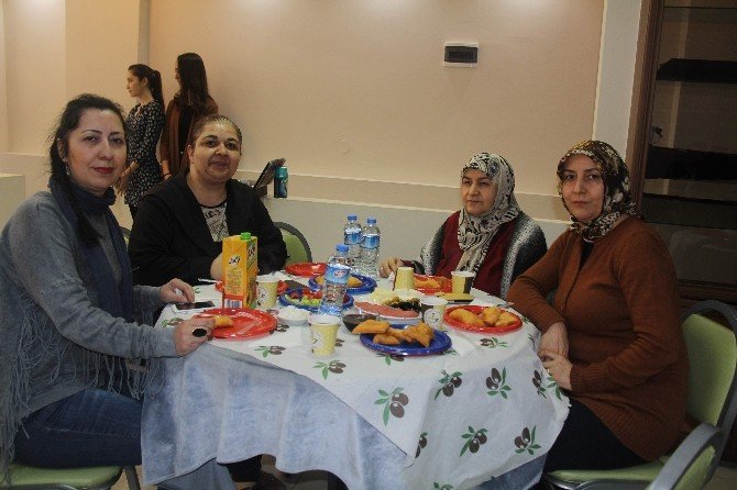 Çerkesler’den Kadınlar Günü Kahvaltısı