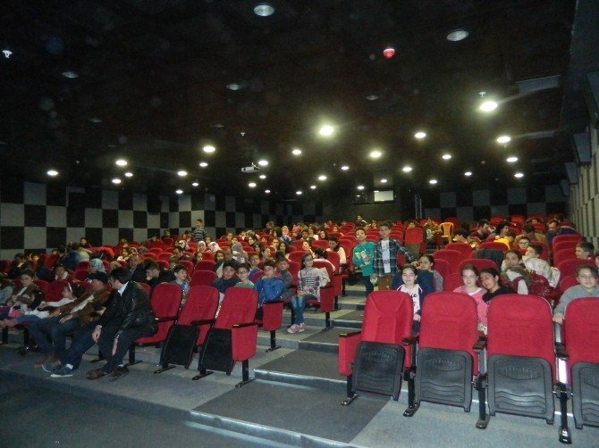 Kenan Evren Ortaokulu “Her Çocuk Özeldir” Filmini İzledi