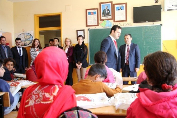 Fırat, Bulgu İlk Ve Orta Okulunu Ziyaret Etti