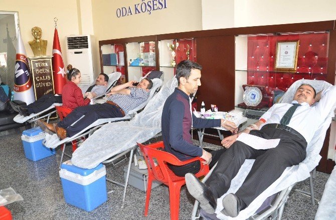 Muhasebe Haftasında Muhasebecilerden Kan Bağışı