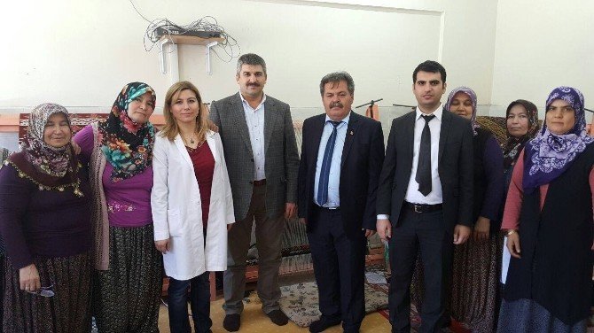 Başkan Arayıt Kilim Dokuma Kursunu Ziyaret Etti