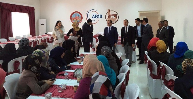 Harran’da Kadınlara Sevginin Sembolü Kırmızı Güller Dağıtıldı