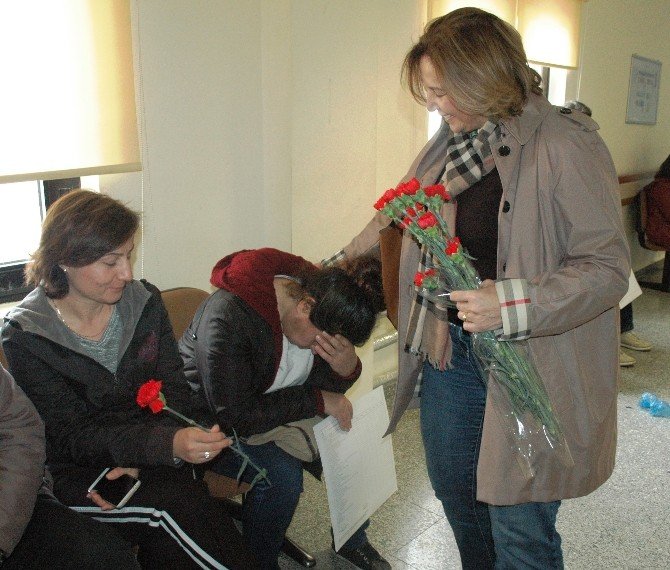 Ak Partiden Kadınlara Anlamlı Ziyaret