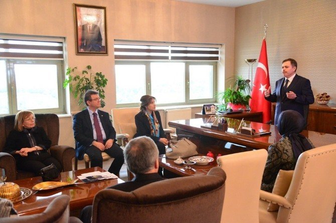 Hülya Gedik, Uşak Üniversitesini Ziyaret Etti