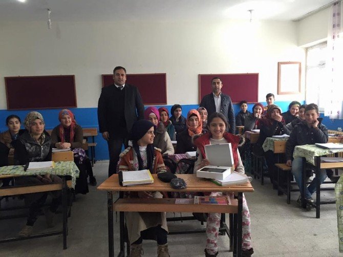 Müdür Bozyel Teog Birincisini Ödüllendirdi