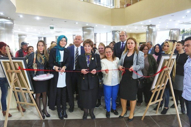 Işılay Saygın’dan Kadınlar Gününe Özel Konferans