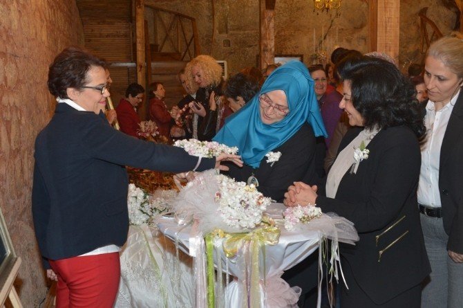 İpek Kozası Ürünleri Sergisi Açıldı