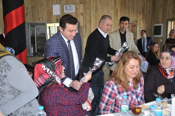 Başkan Bakıcı Seyir Terasında Hanımlarla Buluştu