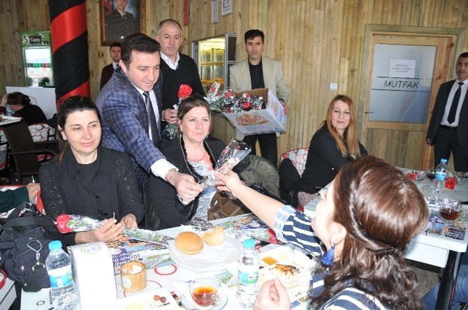 Başkan Bakıcı Seyir Terasında Hanımlarla Buluştu