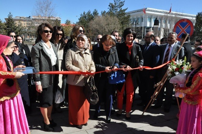 Kars’ta 8 Mart Kadınlar Günü Kermesi