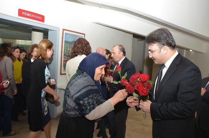8 Mart Dünya Kadınlar Günü Valilikte Kutlandı