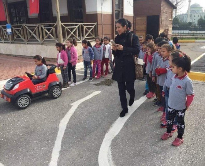 Kepez’de 6 Ayda 25 Bin Çocuğa Trafik Eğitimi
