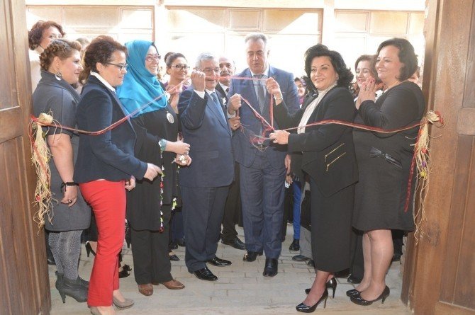 İpek Kozası Ürünleri Sergisi Açıldı