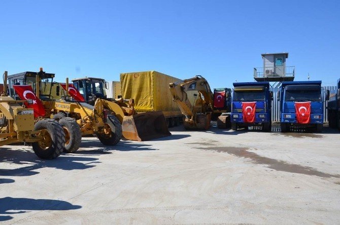 İş Makineleri Sınırın Diğer Tarafına Yollandı