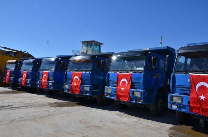 İş Makineleri Sınırın Diğer Tarafına Yollandı