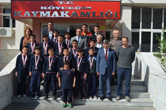 Köyceğizli Genç Güreşçilerden 14 Altın Madalya