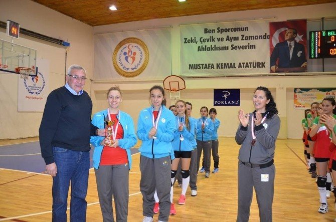 Genç Kızlar Kulüplü Voleybol İl Birinciliği Müsabakaları Sona Erdi