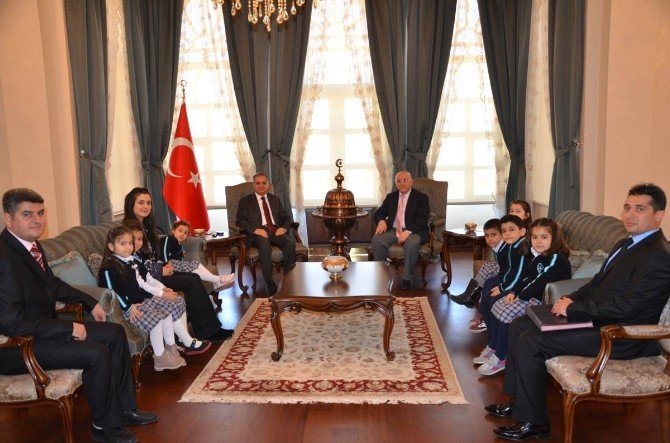 Kardeş Toki İlköğretim Okulu Öğrencilerinden Valiliğe Ziyaret