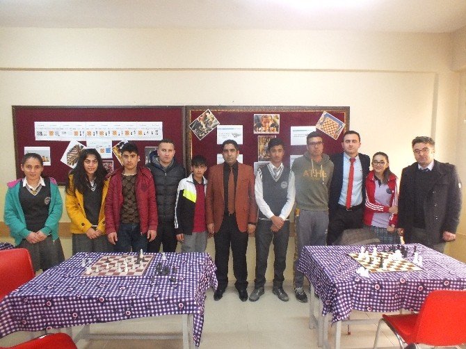 Fen Lisesinde Satranç Turnuvası