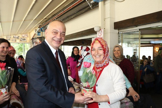 Başkan Ergün’den Kadınlara 8 Mart Jesti
