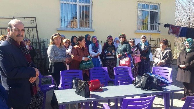 Mastöb Kadınlar Gününü, Köylü Kadınlarla Kutladı