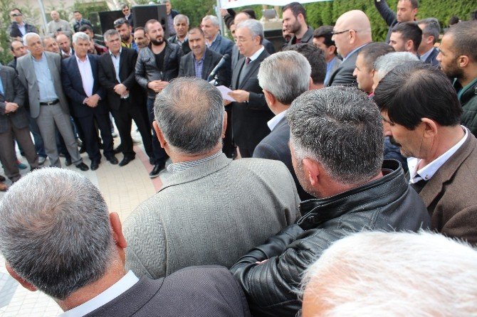 Menemen’de Minibüsçüler İsyan Bayrağı Açtı