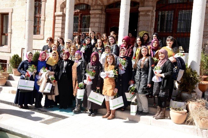 Başkan Toru, Bayan Gazetecilerle Buluştu