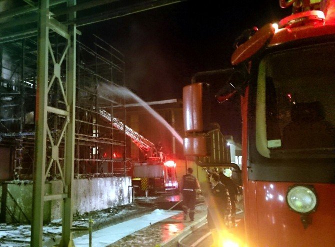 Büyükşehir İtfaiyesi Faciayı Önledi