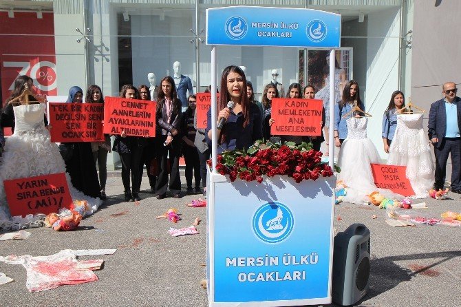 Ülkücü Gençler Kadına Şiddeti Protesto Etti