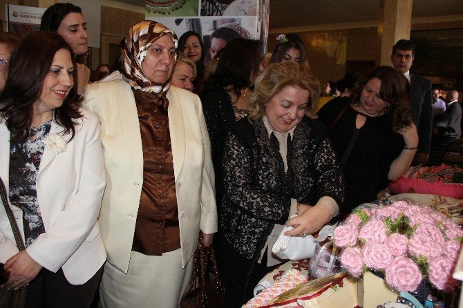 Kevser Çakacak, Kadınların El Emeği Ürünlerinin Sergisini Açtı