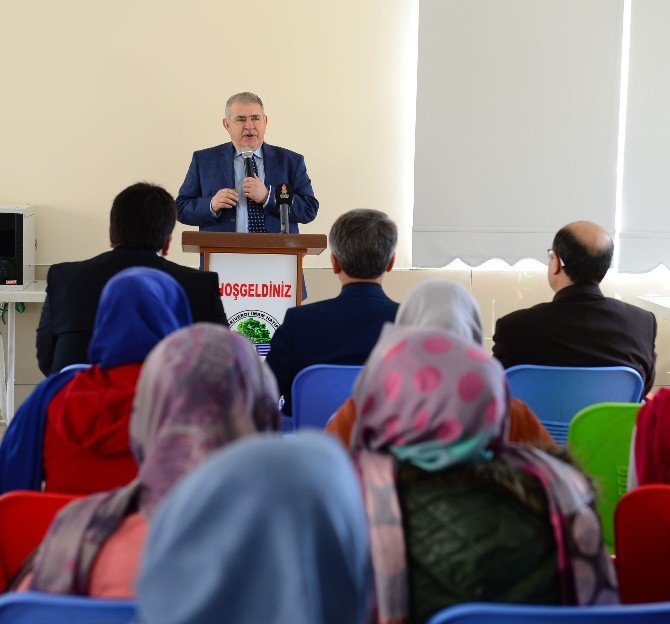 Başkan Mahçiçek Tecrübelerini Öğrencilerle Paylaştı