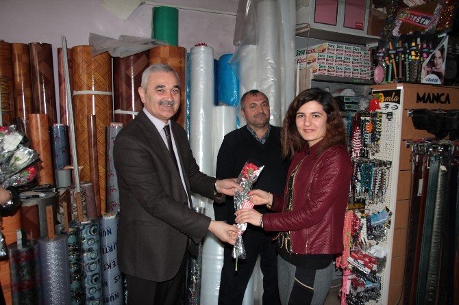 Başkan Karataş Kadınları Unutmadı