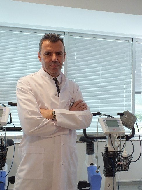 Bu Belirtiler Boyun Fıtığı Habercisi Olabilir!