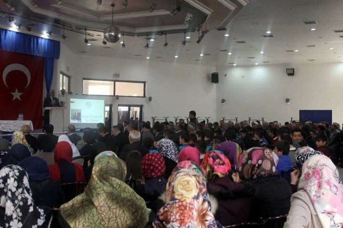 Sandıklı’da “Helal Gıda” Konferansı