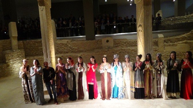 “Göbeklitepe’nin Güçlü Kadınları” Defilesi Hayranlıkla İzlendi