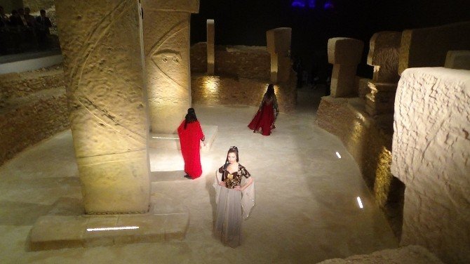 “Göbeklitepe’nin Güçlü Kadınları” Defilesi Hayranlıkla İzlendi